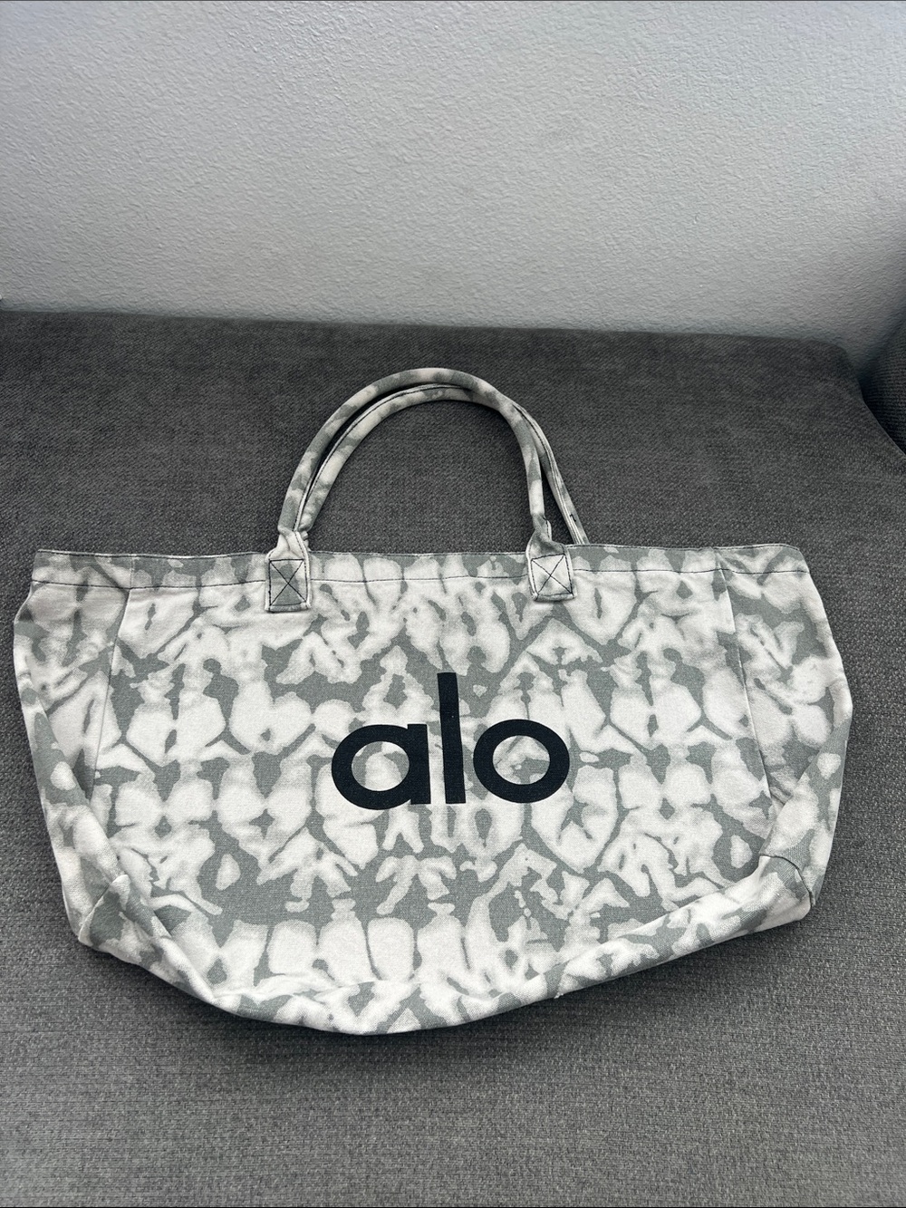 ALO Yoga Gray and White Tie-Dye Canvas Tote